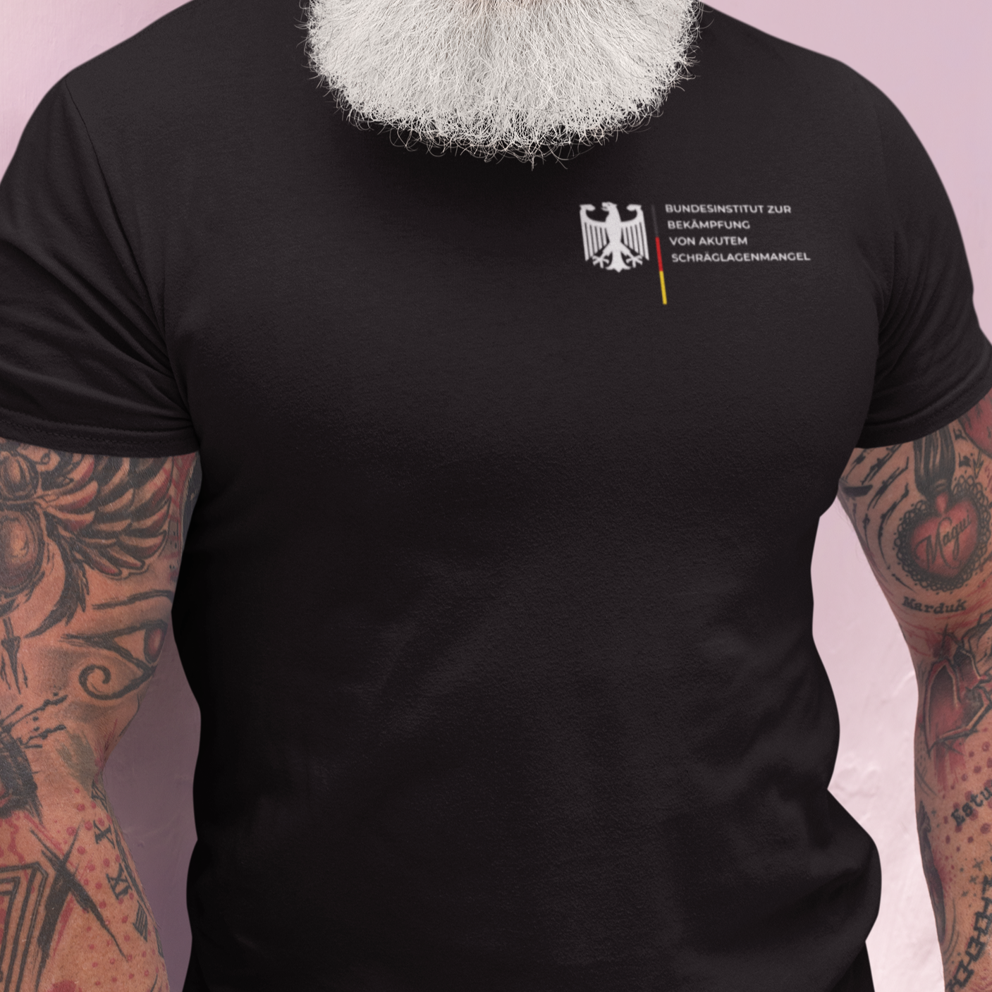 Bundesinstitut zur Bekämpfung von akutem Schräglagenmangel - Basic Shirt Unisex